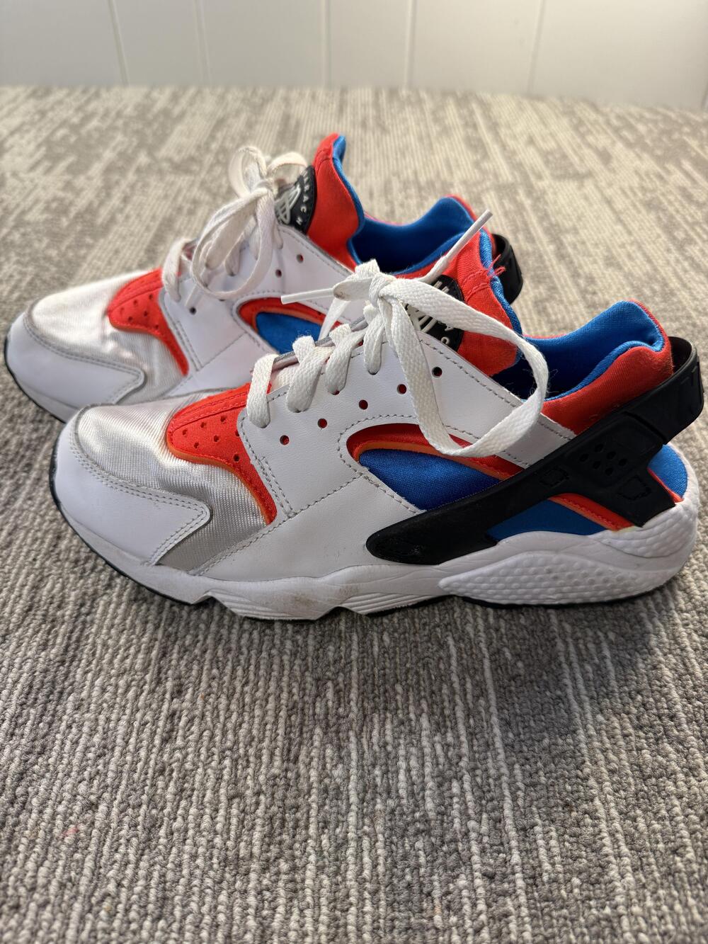 Nike Air Huarache Shoes Womens Size 9 White Red Blue DV2220-100 Running Athletic